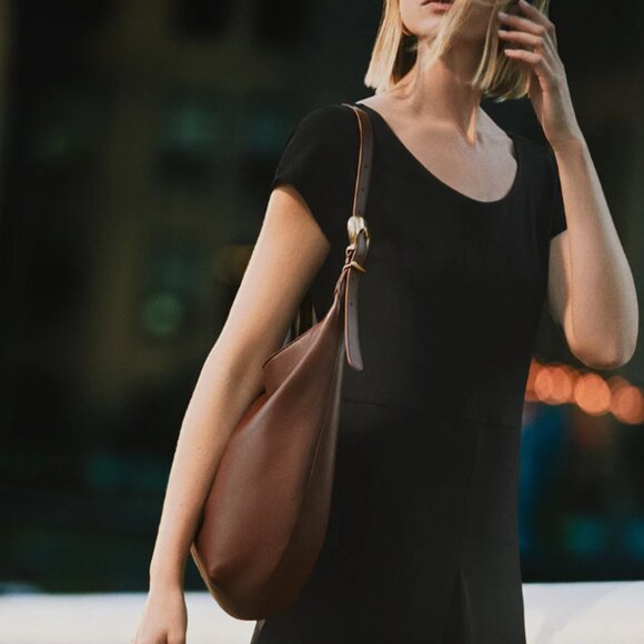 Cuyana Oversized Celestia Bag - Picture 2 of 16